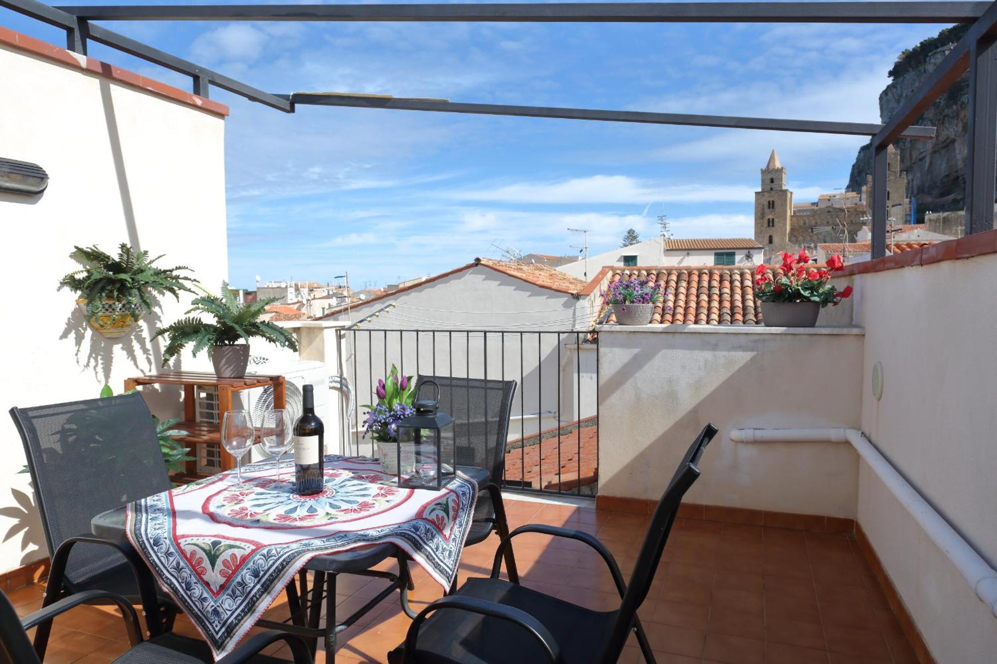 Terrazza Del Cortile - By Vacation Service Чефалу Экстерьер фото